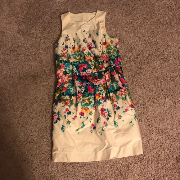 NICE DRESS - Picture 1 of 1